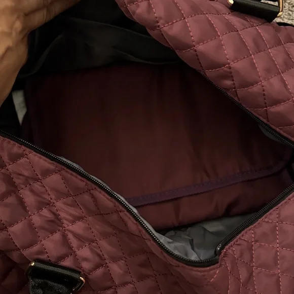 Quilted Burgundy Tote Bag - Picture 5 of 5